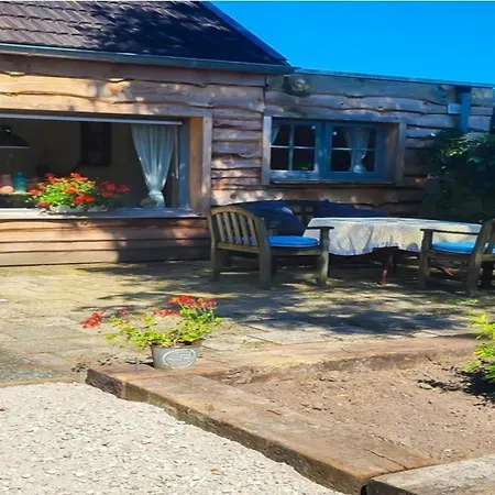 Uilenhof בית נופש *